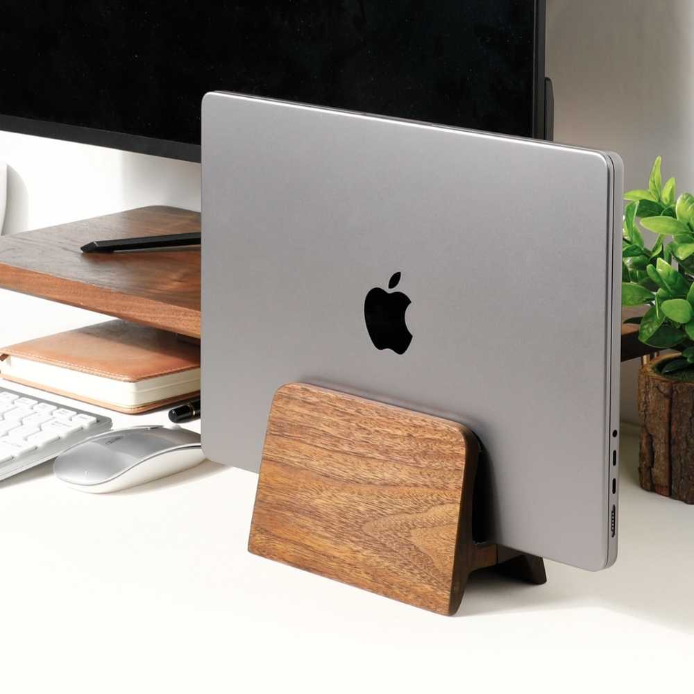 Porte PC portable debout - Avec gravure