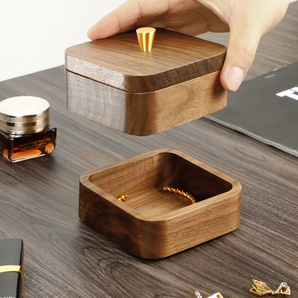 Petite boîte en bois